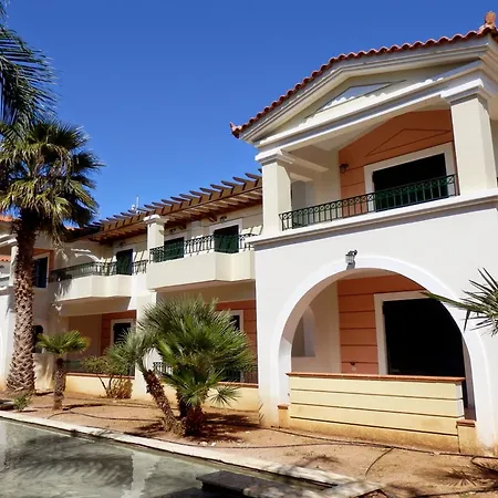 Messina Aparthotel Kyparissia