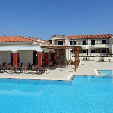 Messina Aparthotel Kyparissia