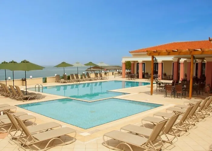 Messina Aparthotel Kyparissia