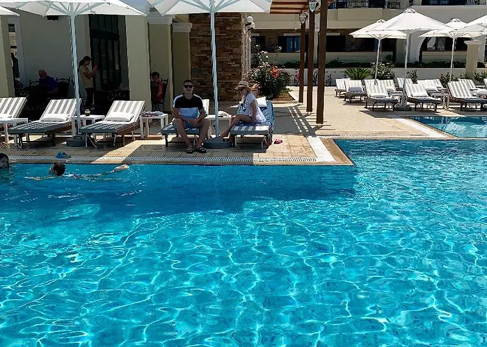 Messina Aparthotel Kyparissia
